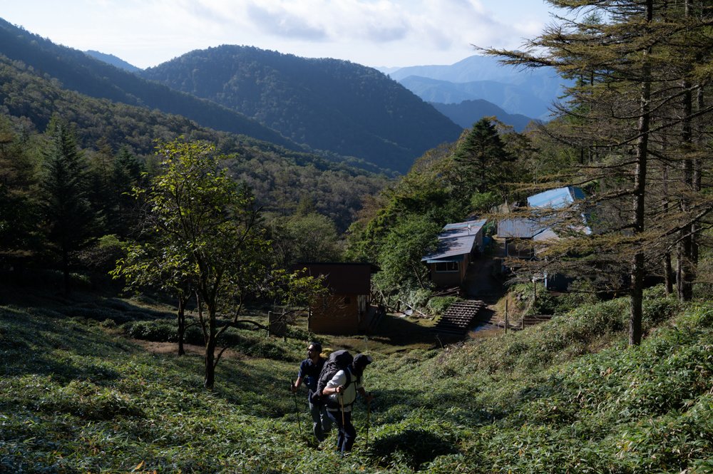奥秩父の隠れ人気スポット「笠取山」激坂を回避&混雑なしでアプローチできる「裏口ハイキングルート」教えます|登山|コラム|BRAVO MOUNTAIN
